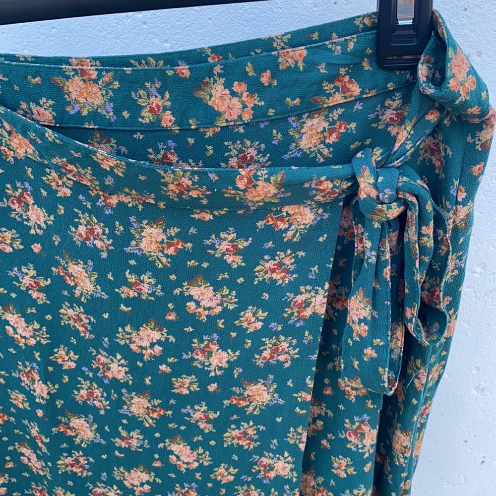 American Eagle Floral Patterned Teal Wrap Skirt